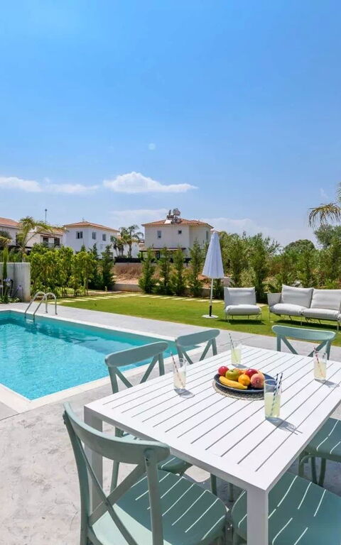 By the Beach - Blue Topaz Villa: Have, pool, Udendørs, Udvendige