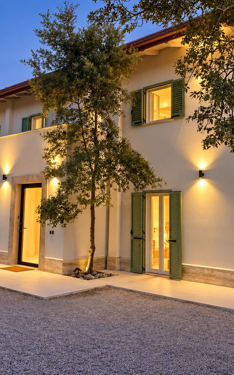 Roc Villa: Udendørs, Udvendige