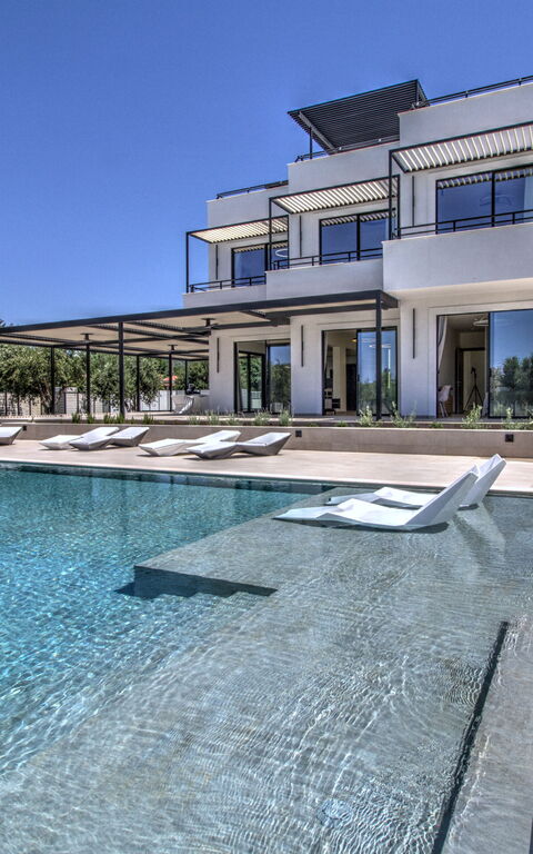 Villa Watanave: Forår, pool, Sommer, Udendørs, Udvendige