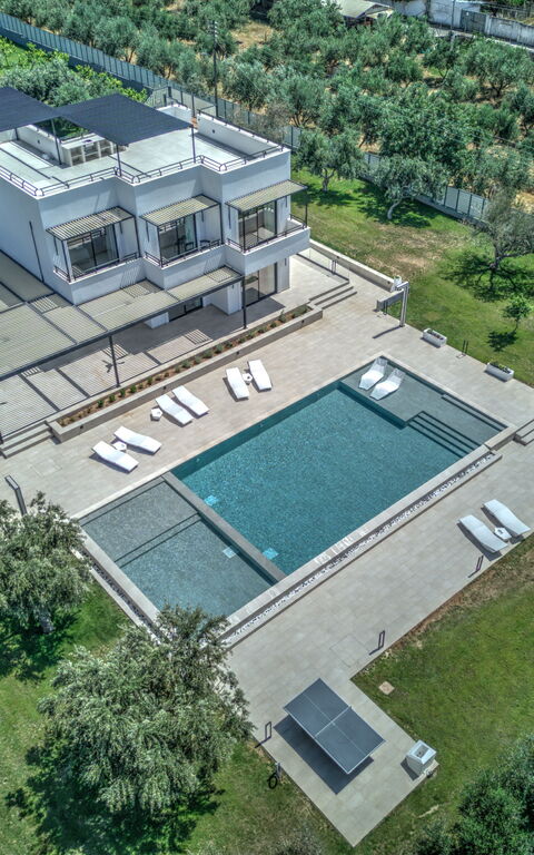 Villa Watanave: Forår, Have, pool, Sommer, Udendørs, Udvendige, Visninger