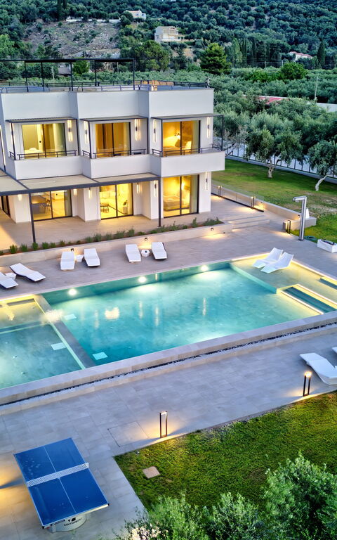 Villa Watanave: Forår, pool, Sommer, Udendørs, Udvendige
