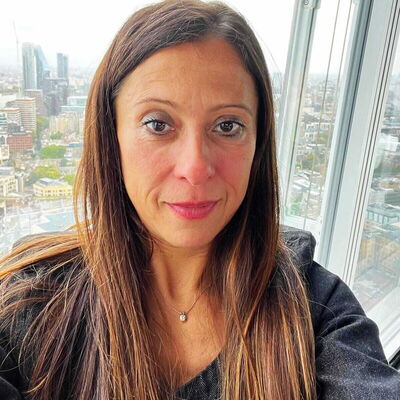 Daniela Suppa, Booking og kundeservice
